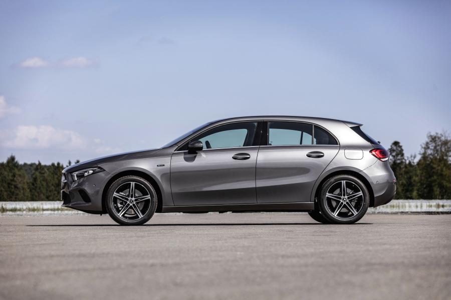  Mercedes-Benz A250 e (W177) 2019 года  (WW) (фото 10 из 33)